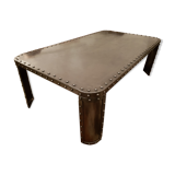 Table basse industrielle rivetée