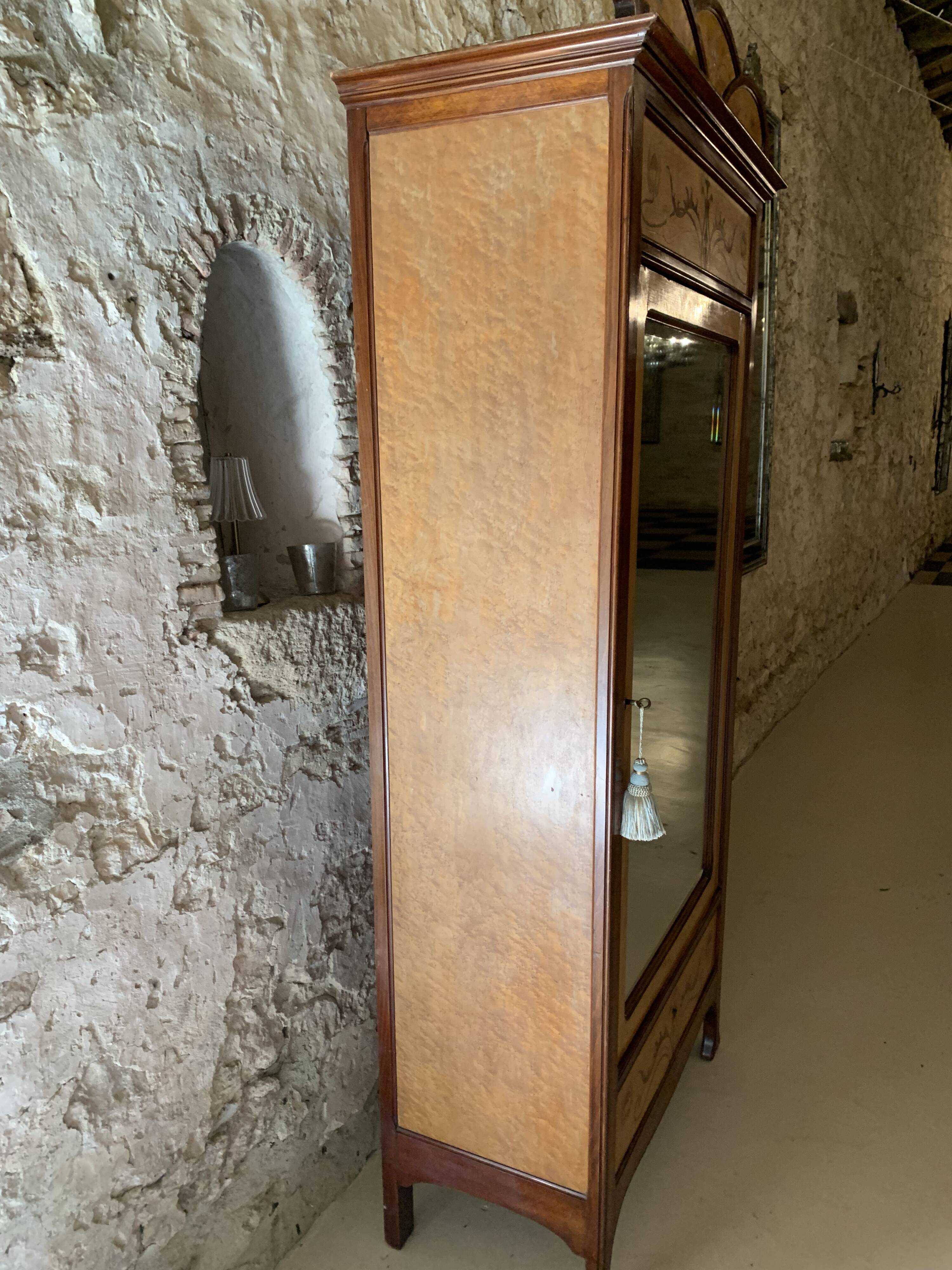 Armoire Art Nouveau