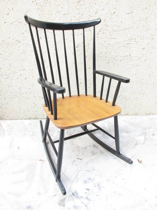 Vintage Scandinavian rocking chair design attributed to Ilmari TAPIOVARA