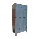 Former 3-door workshop locker room