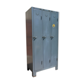 Former 3-door workshop locker room