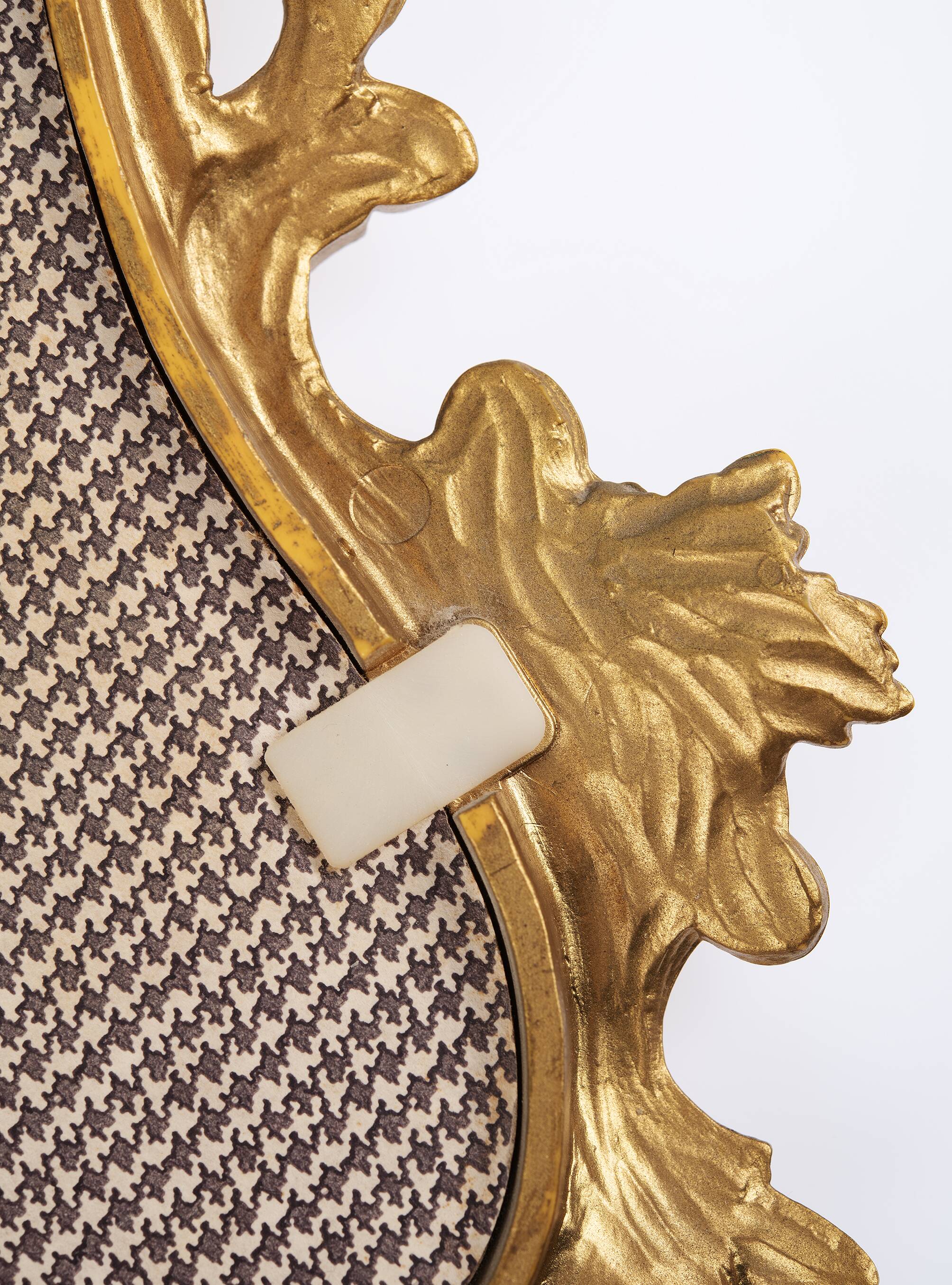 Baroque mirror in golden resin