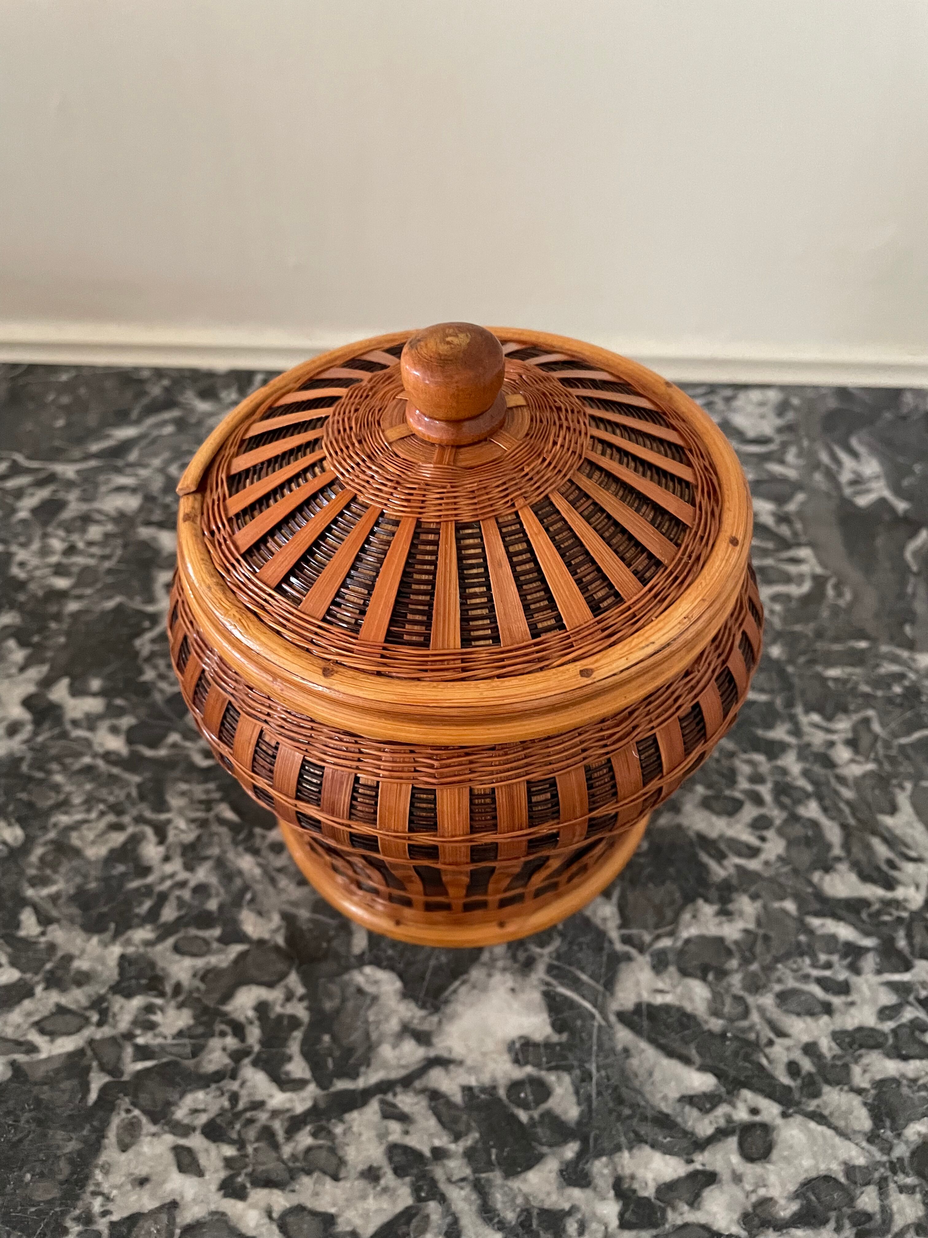 Pot with braided bamboo lid