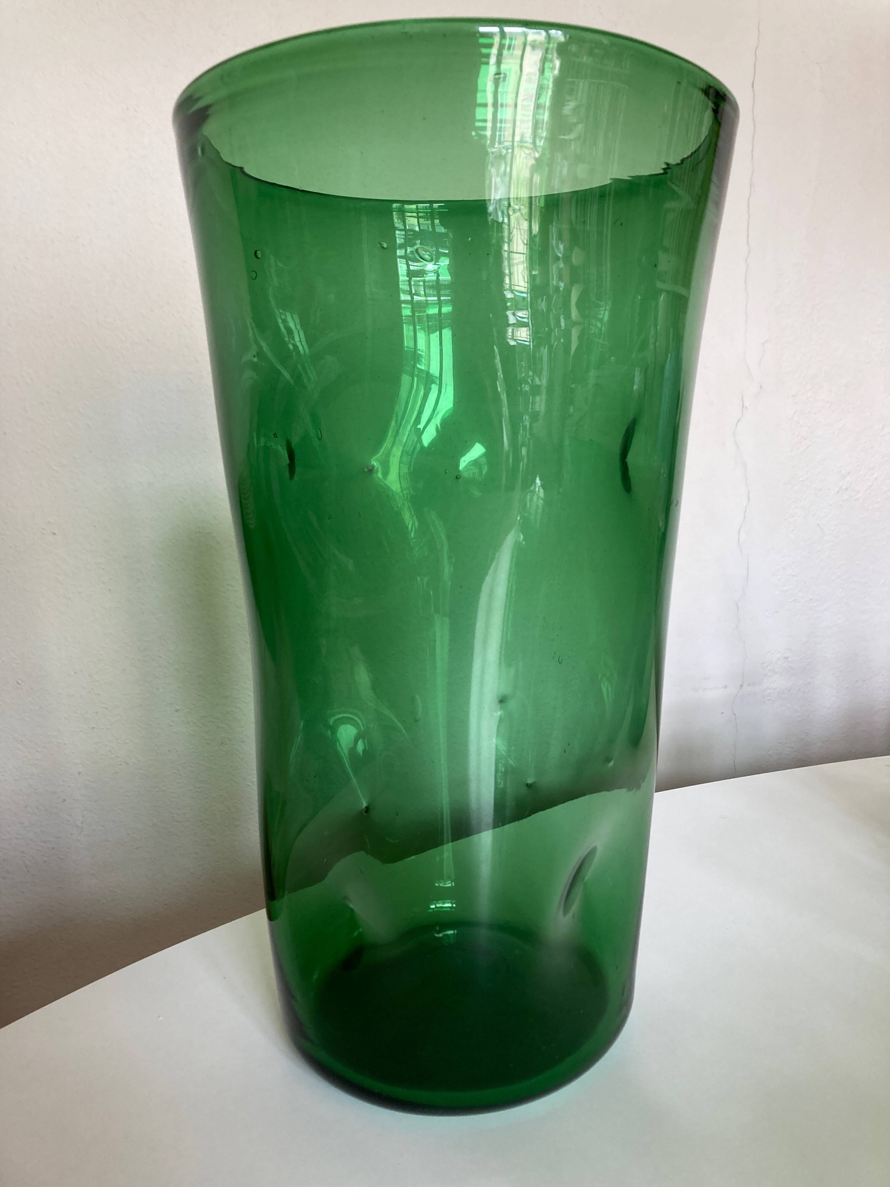 Vase XXXL pinched in blown Empoli glass Italian design 1960