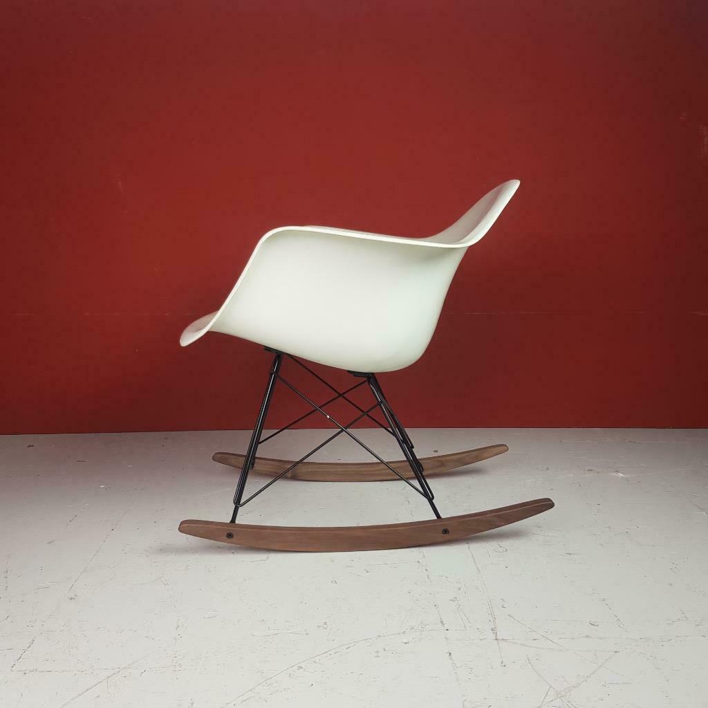 Rockingchair RAR par Charles & Ray Eames pour Herman Miller 1950 Selency