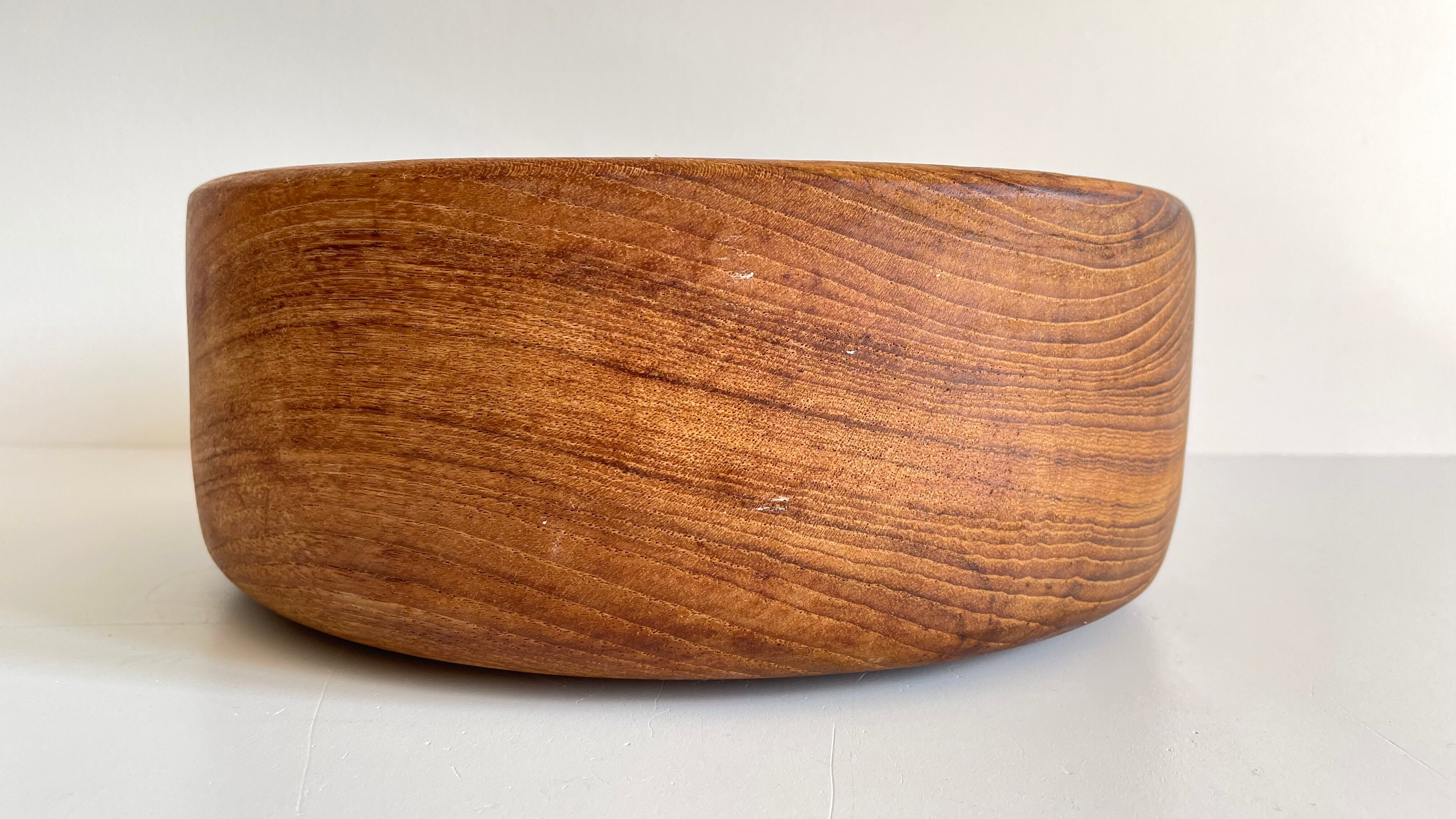 Salad bowl in teak