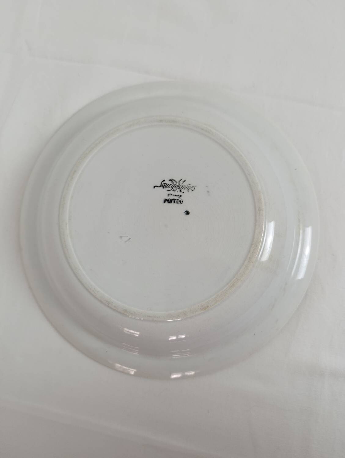 Large deep dish / Vegetable dish Sarreguemines Poitou