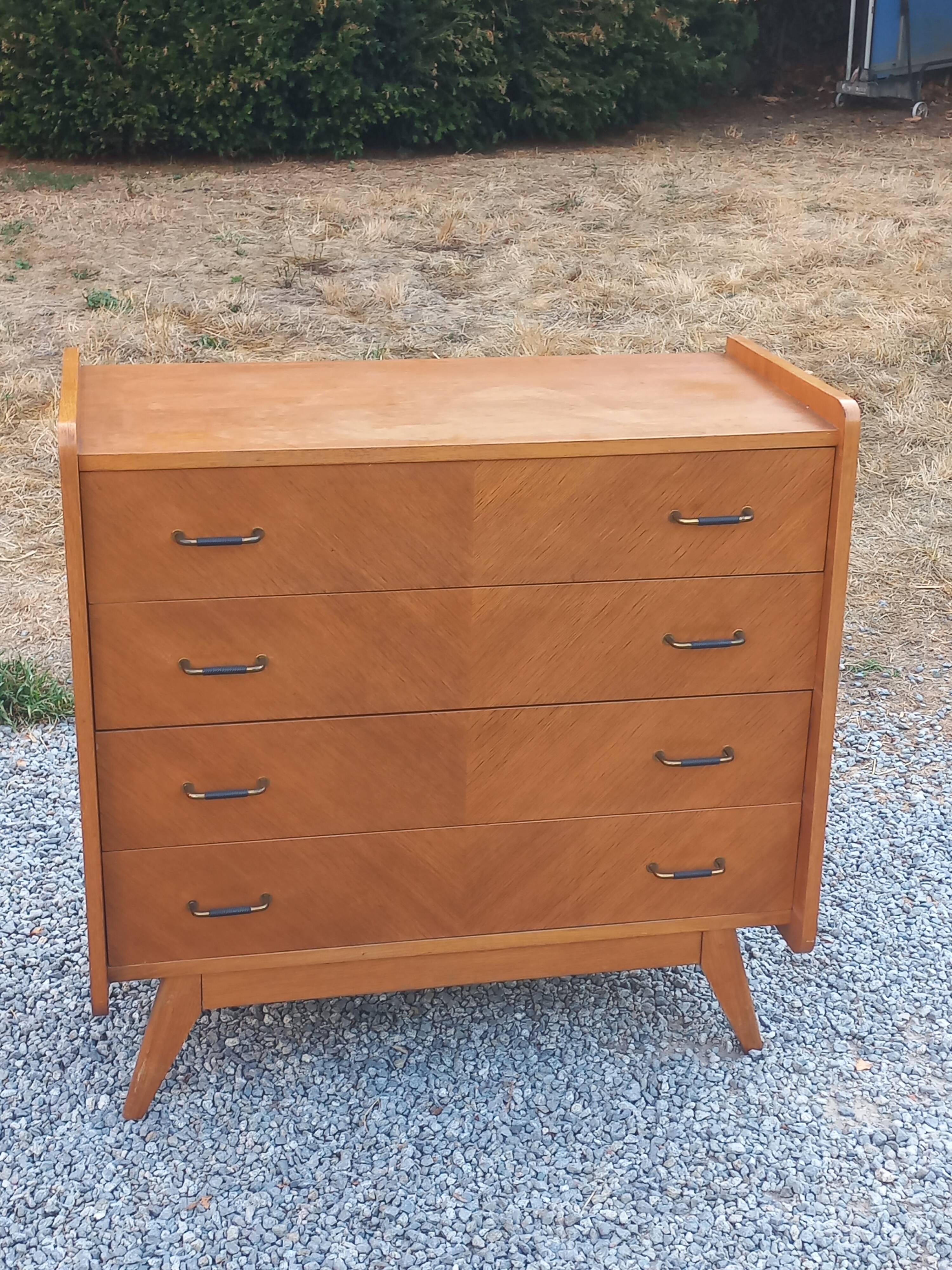 Commode vintage en chêne blond pieds compas 4 tiroirs 1950