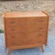Commode vintage en chêne blond pieds compas 4 tiroirs 1950
