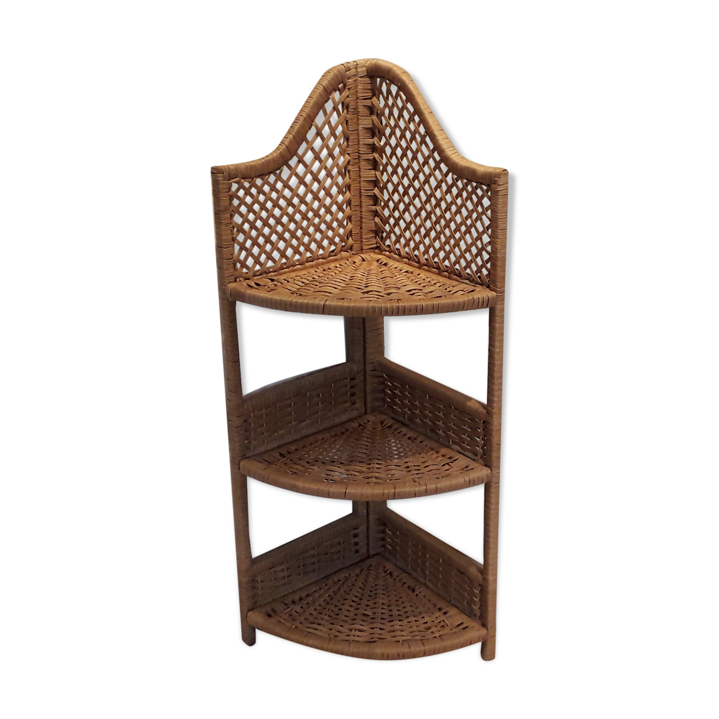 Corner shelves