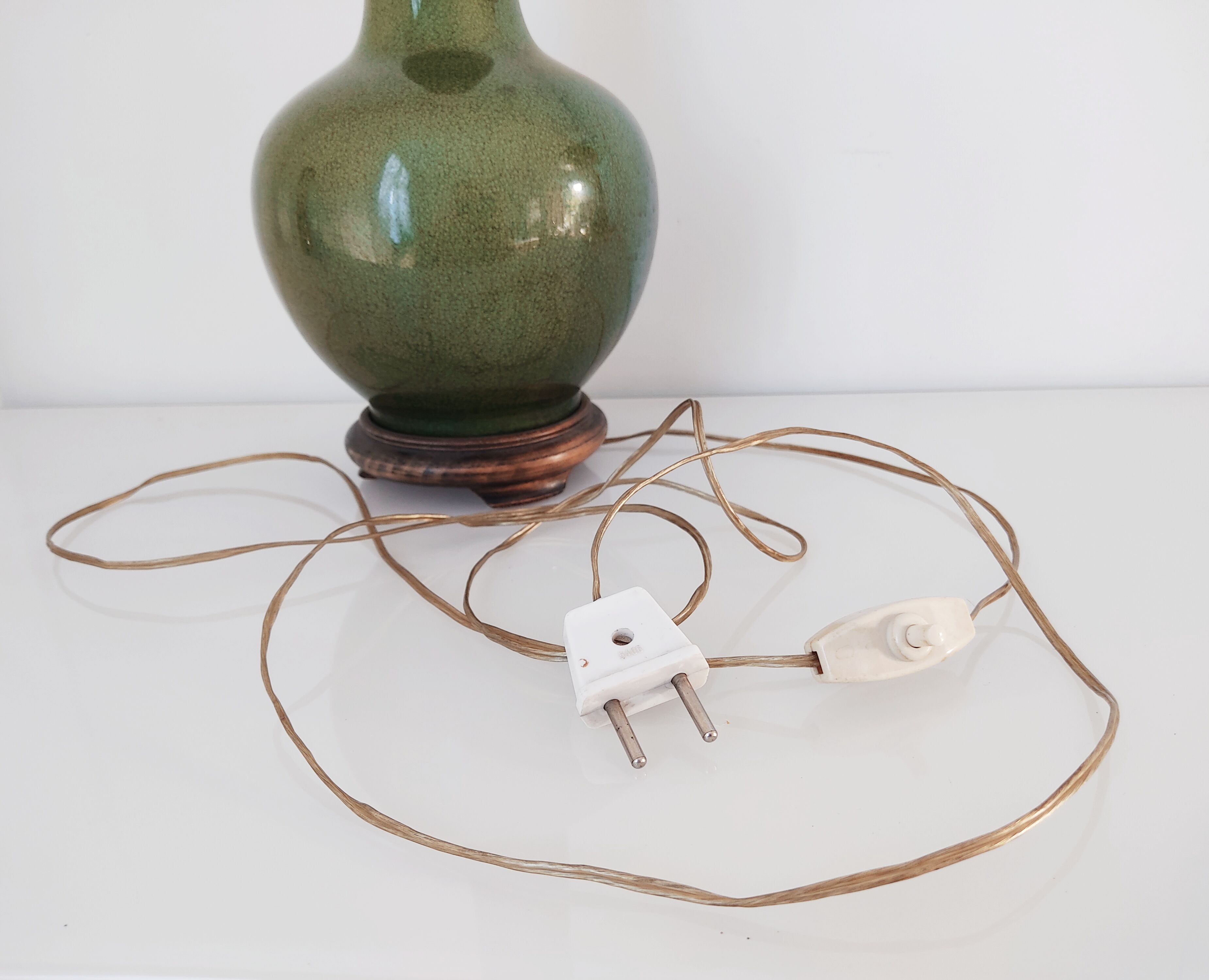 Green ceramic lamp foot