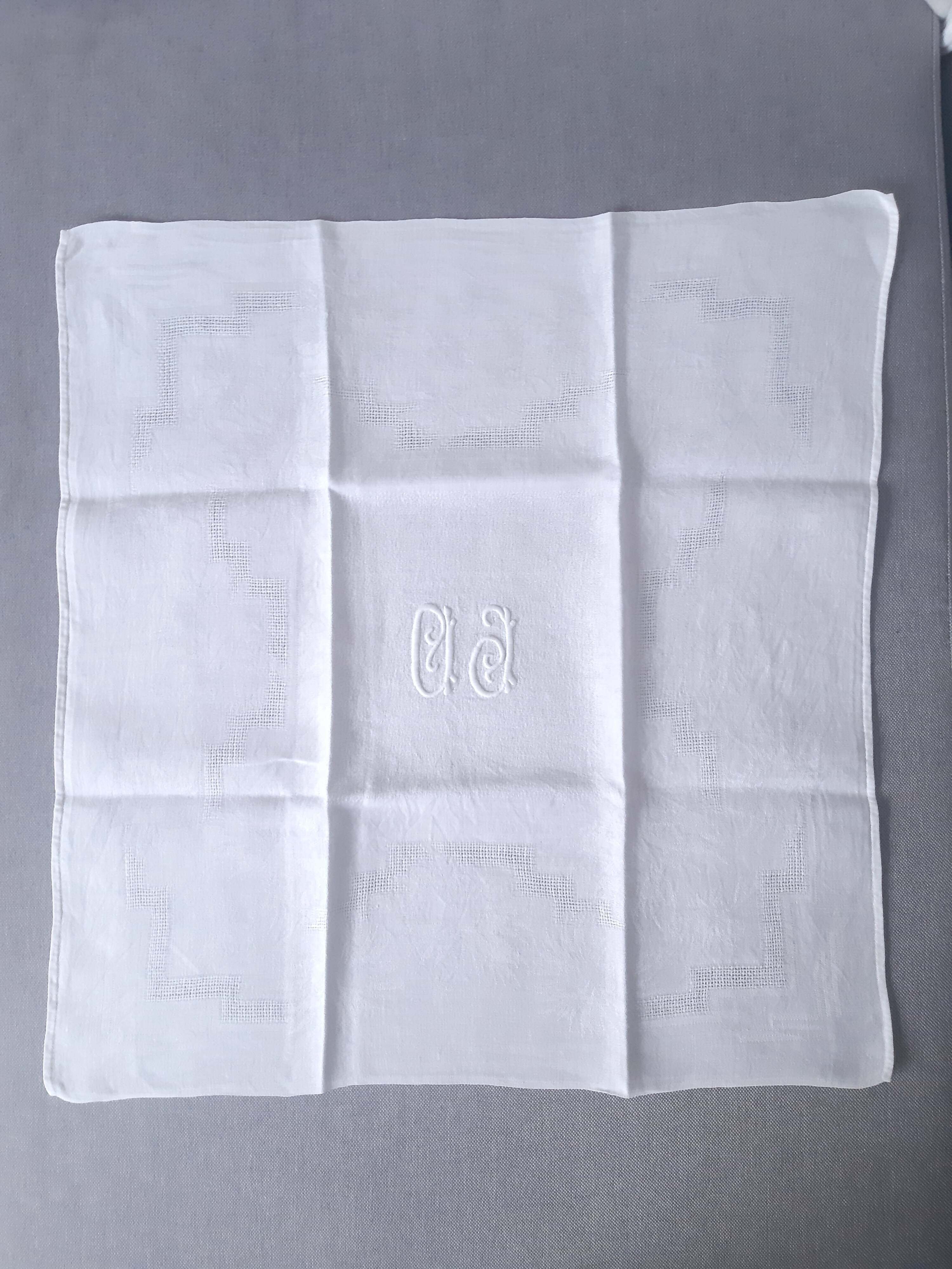 Serviettes 6 serviettes anciennes brodées AD
