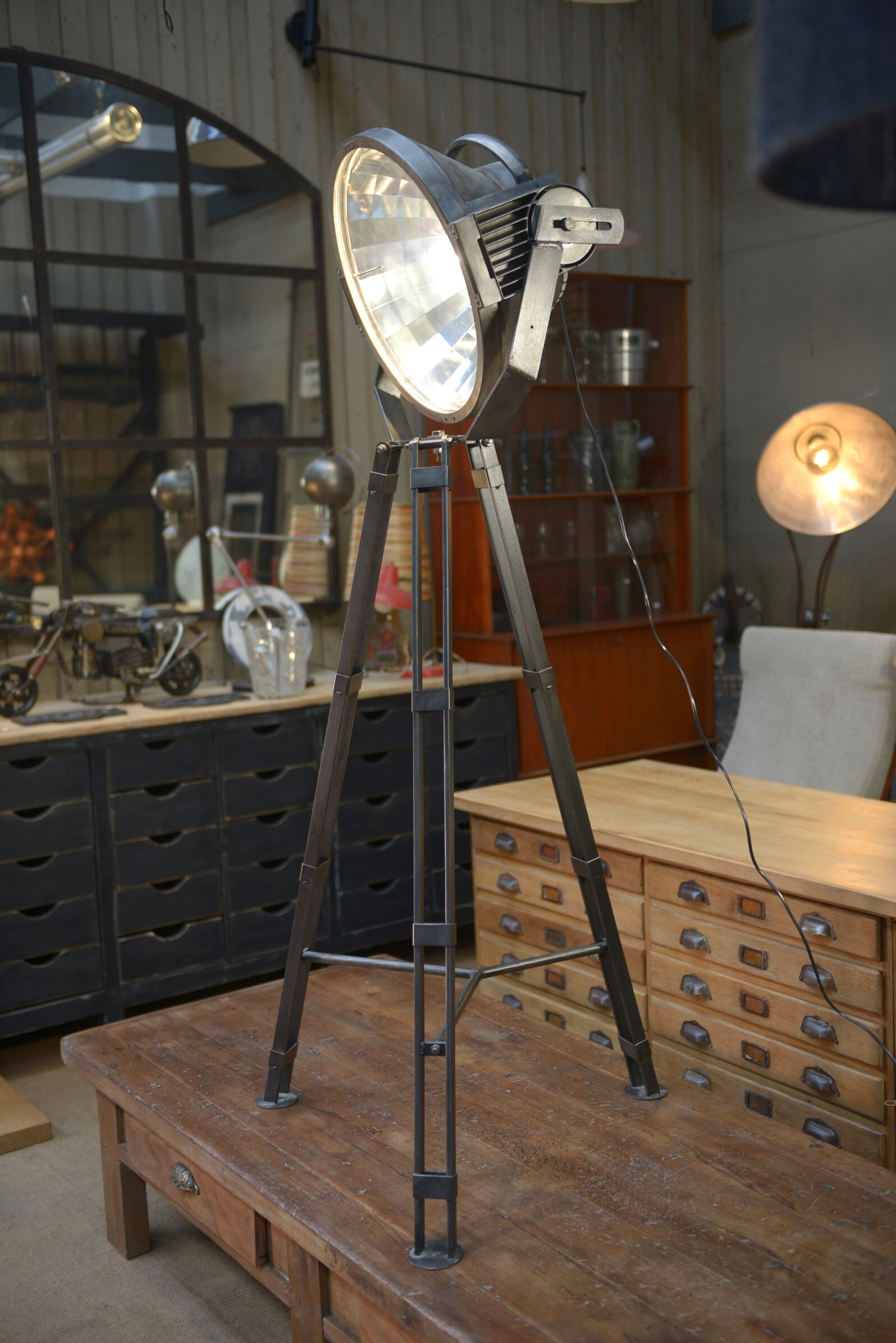 Philips adjustable metal floor projector 1960