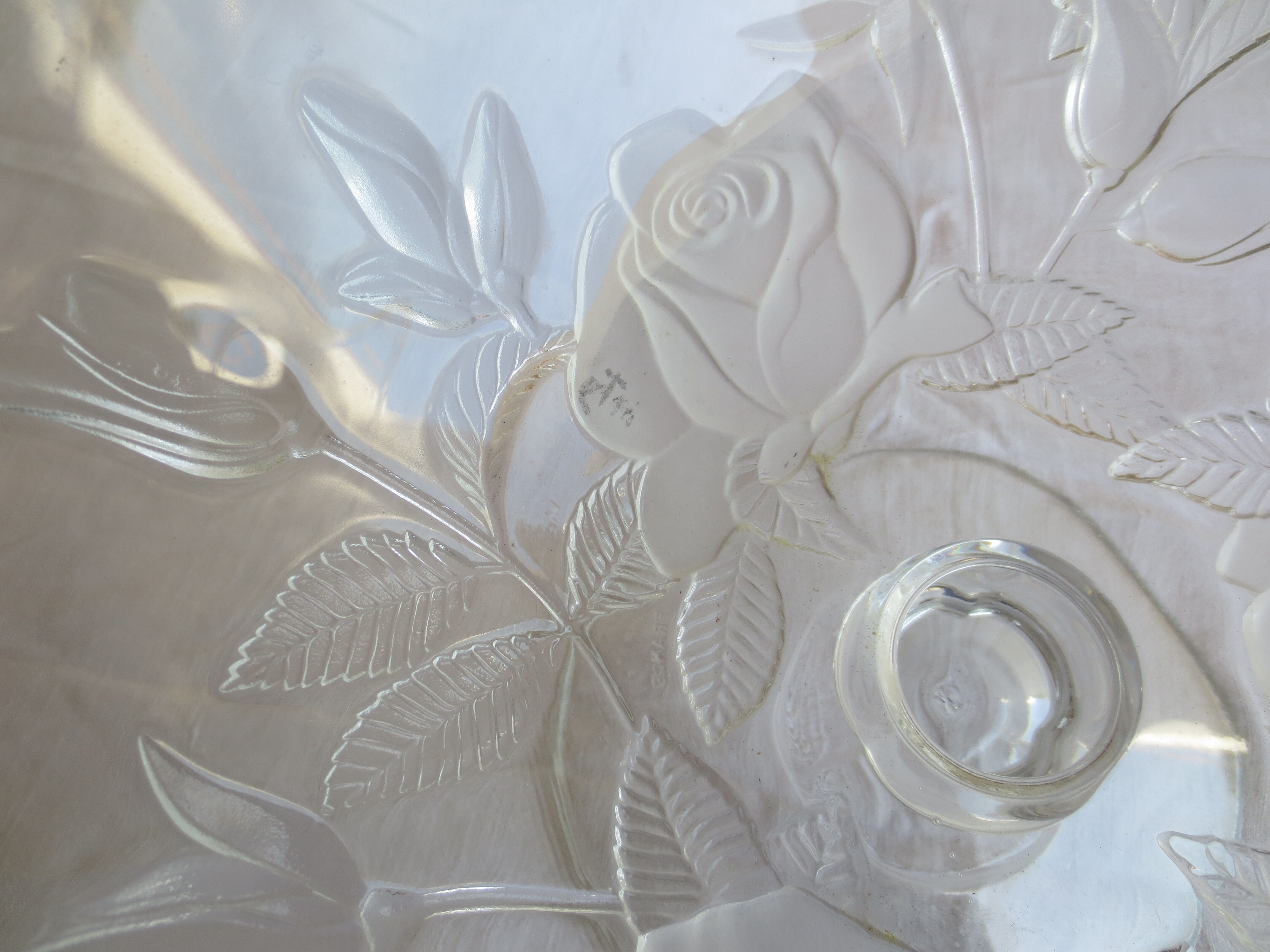 opalescent glass/crystal bowl on a stand