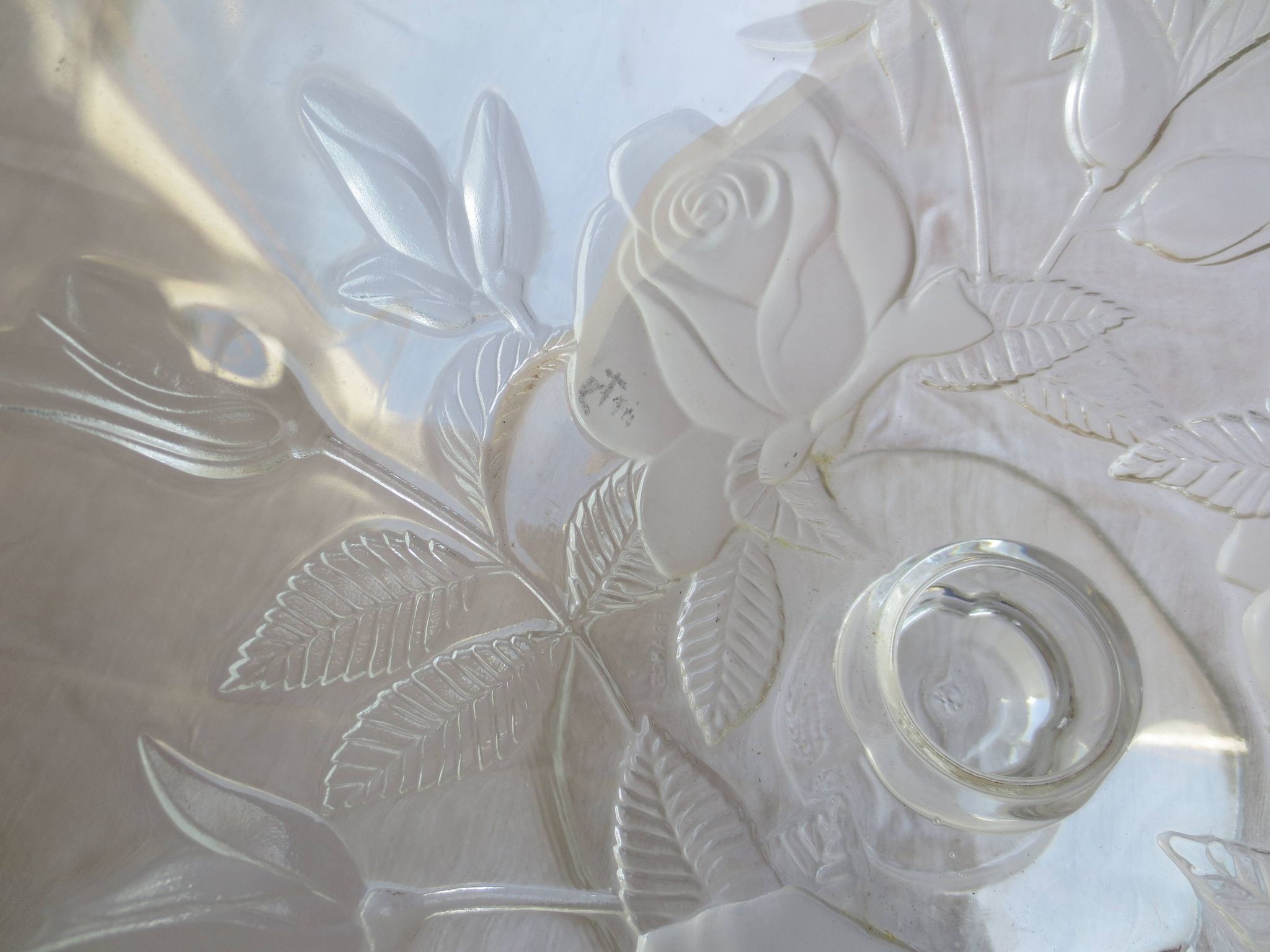 Coupe sur pied en verre, cristal opalescent