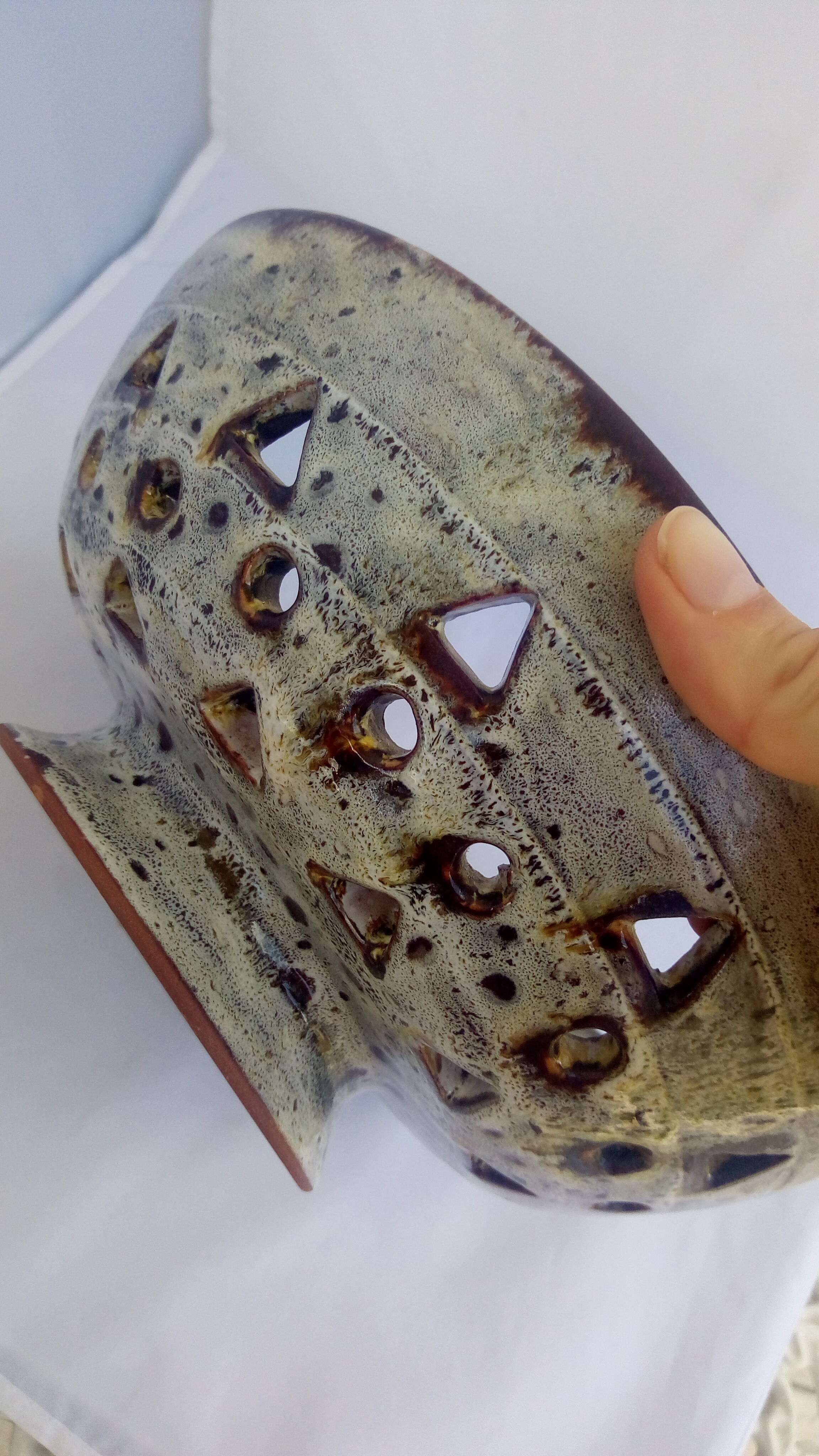Ethnic cut in grey and brown enamelled earth