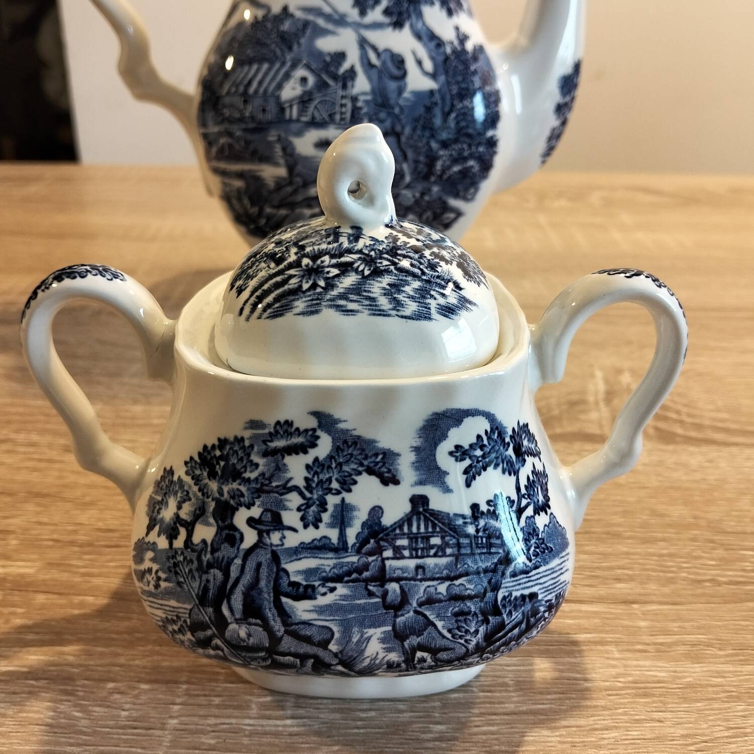 Myott The Hunter Tea and Coffee Set