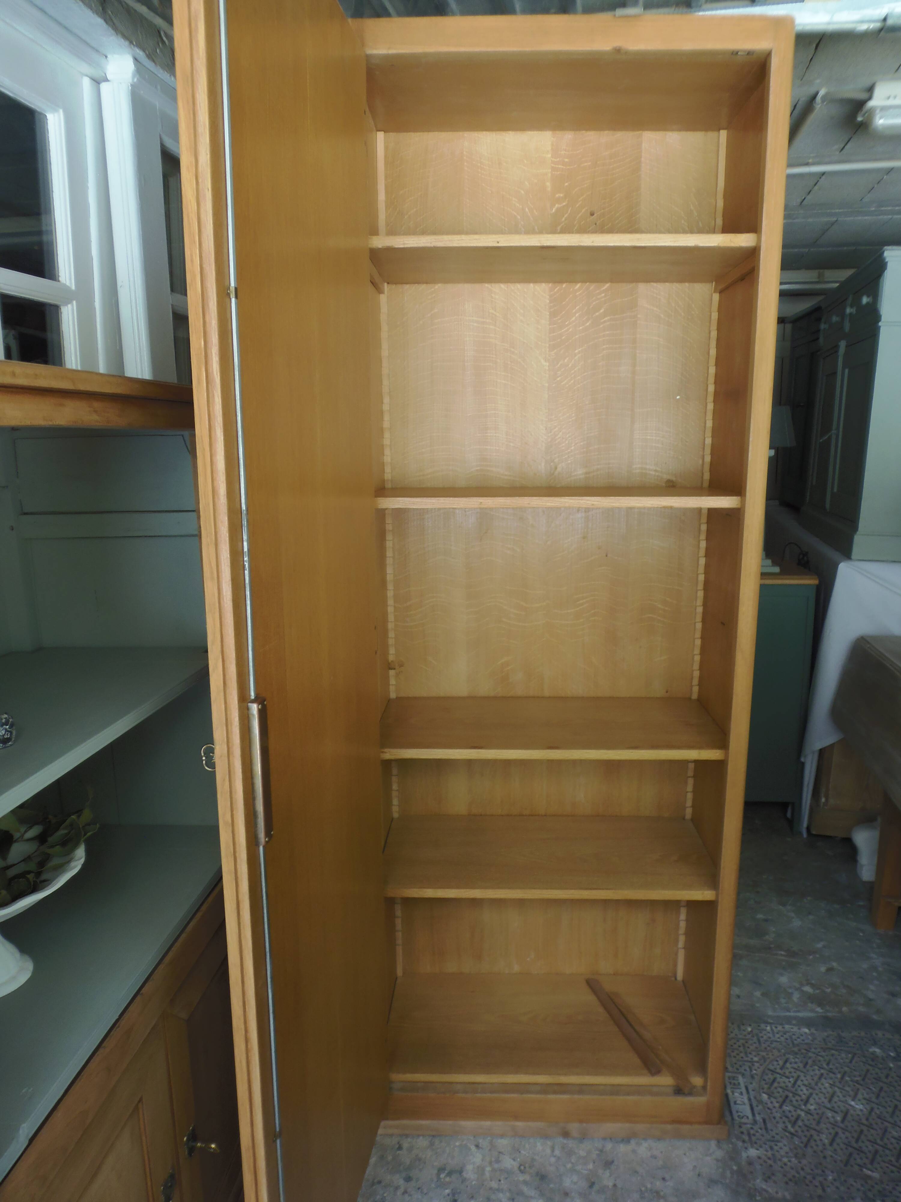 Armoire vintage en bois brut, 5 étagères bois modulables