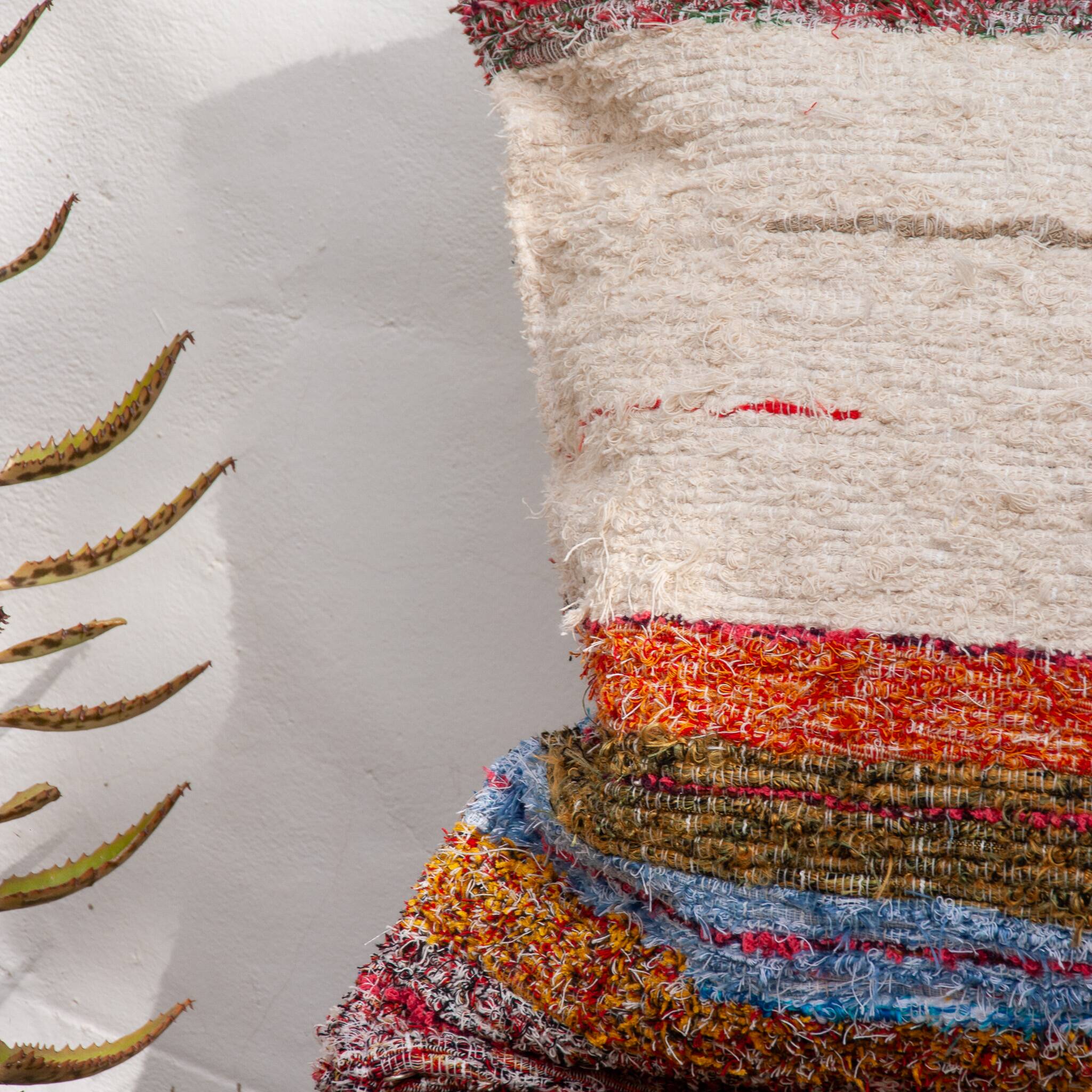 Housse de coussin artisanale en coton recyclé tissé main