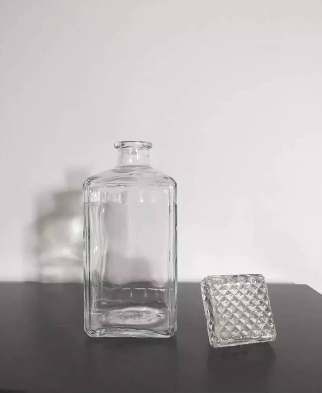 Whiskey decanter