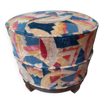 Hanging spring pouf