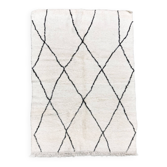 Beni Ouarain Moroccan Berber rug with black diamonds 2.36x1.65m