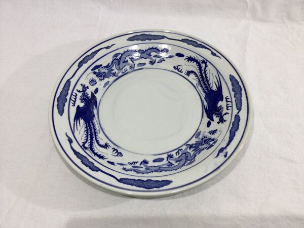Grand plat en porcelaine de Chine