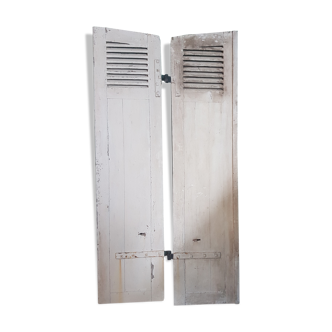 Pair of shutters