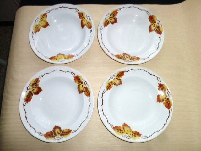 4 Orchies Moulin des Loups soup plates, Autumn 1920 model