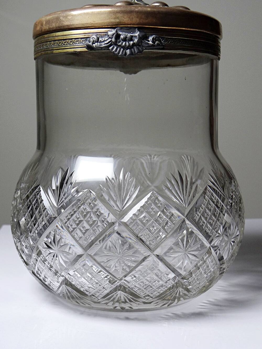 Ancien pot à biscuits style cristal taillé et métal