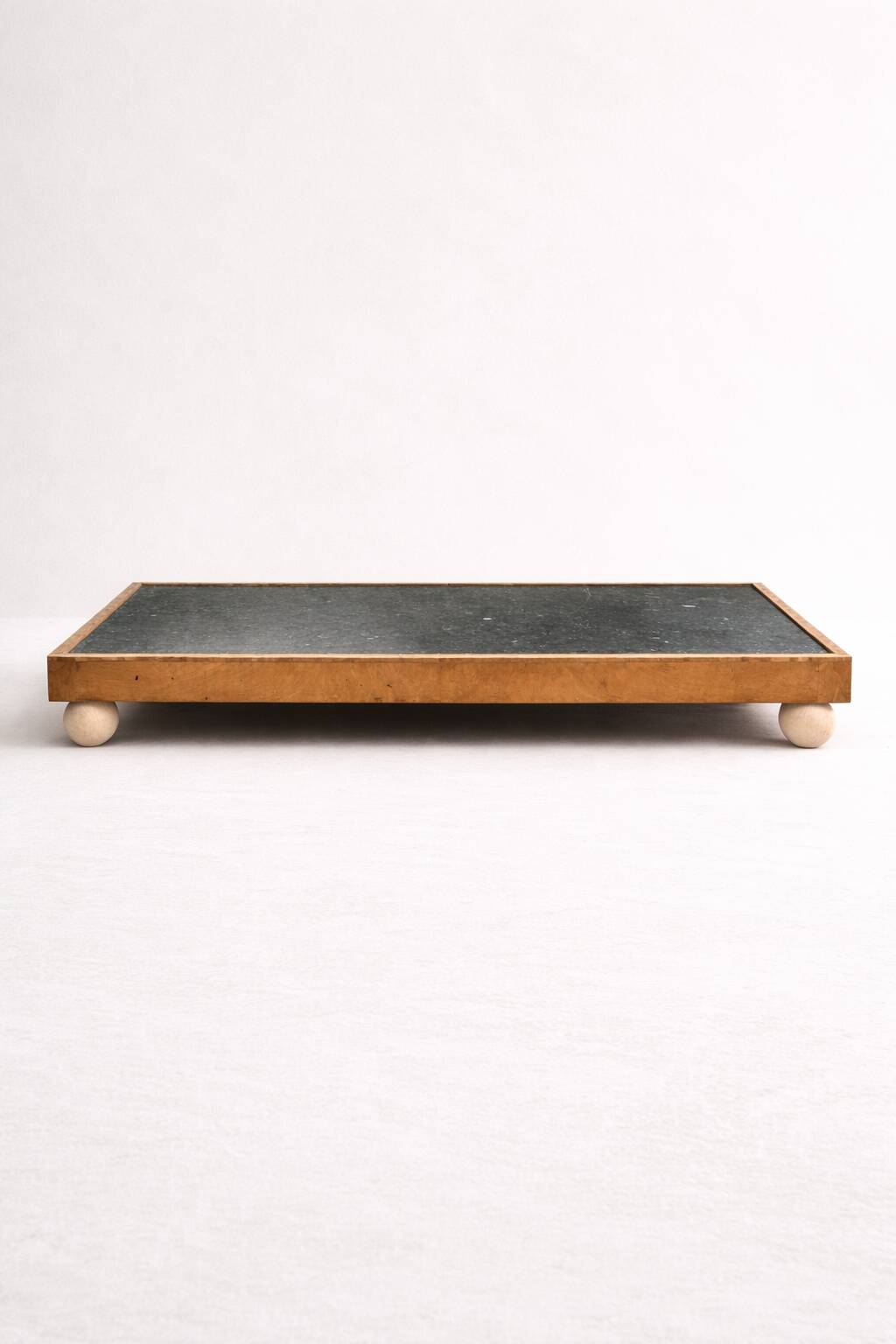 Table minimaliste bois et granit