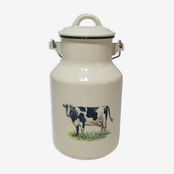 Milk jug in vintage enamelled sheet metal