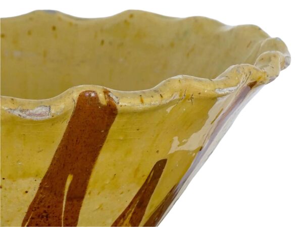 Bol ancien français en terre cuite à glaçure jaune