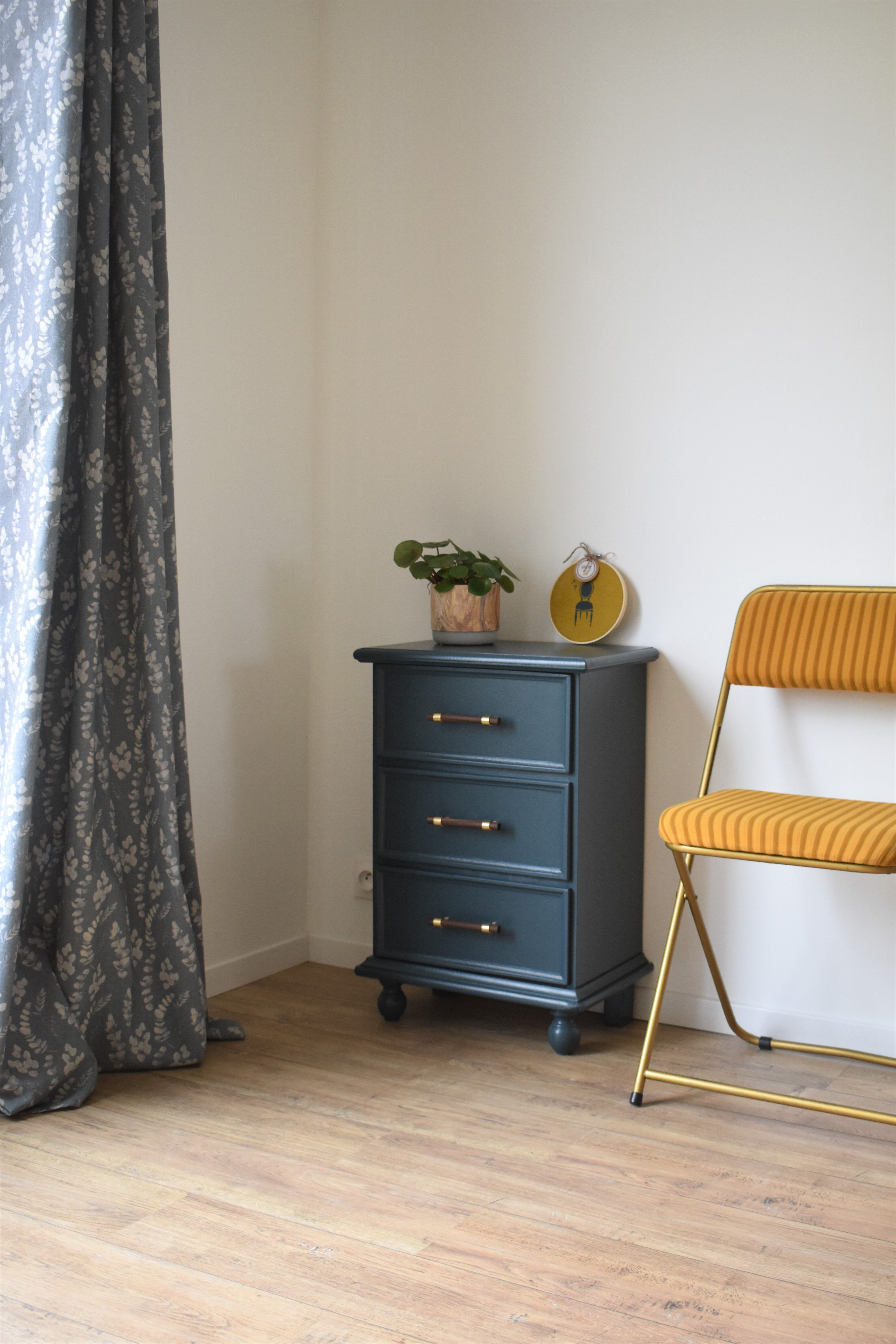 Chest of drawers three drawers