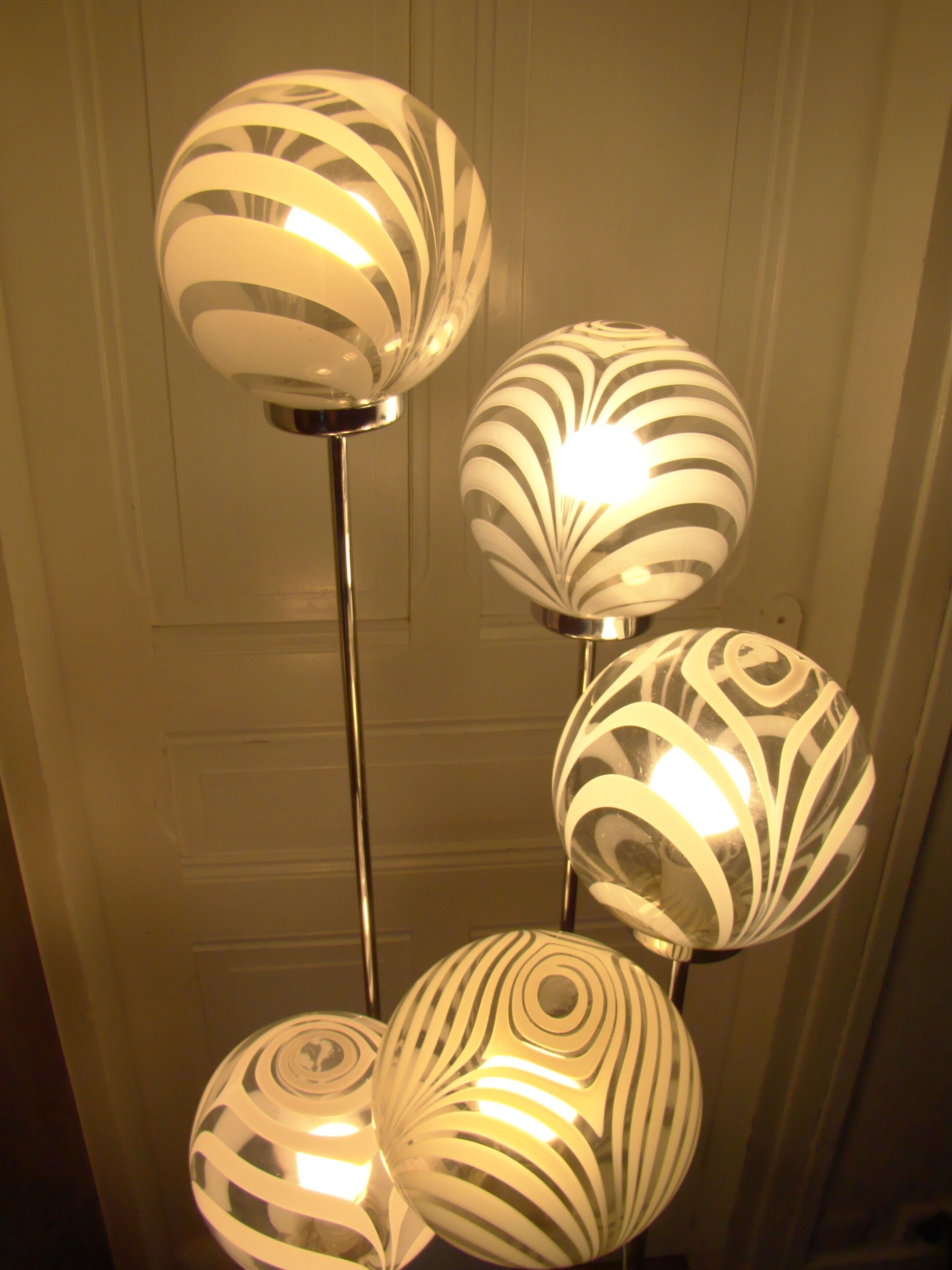 Lampadaire vintage 5 globes Mazzega en cascade