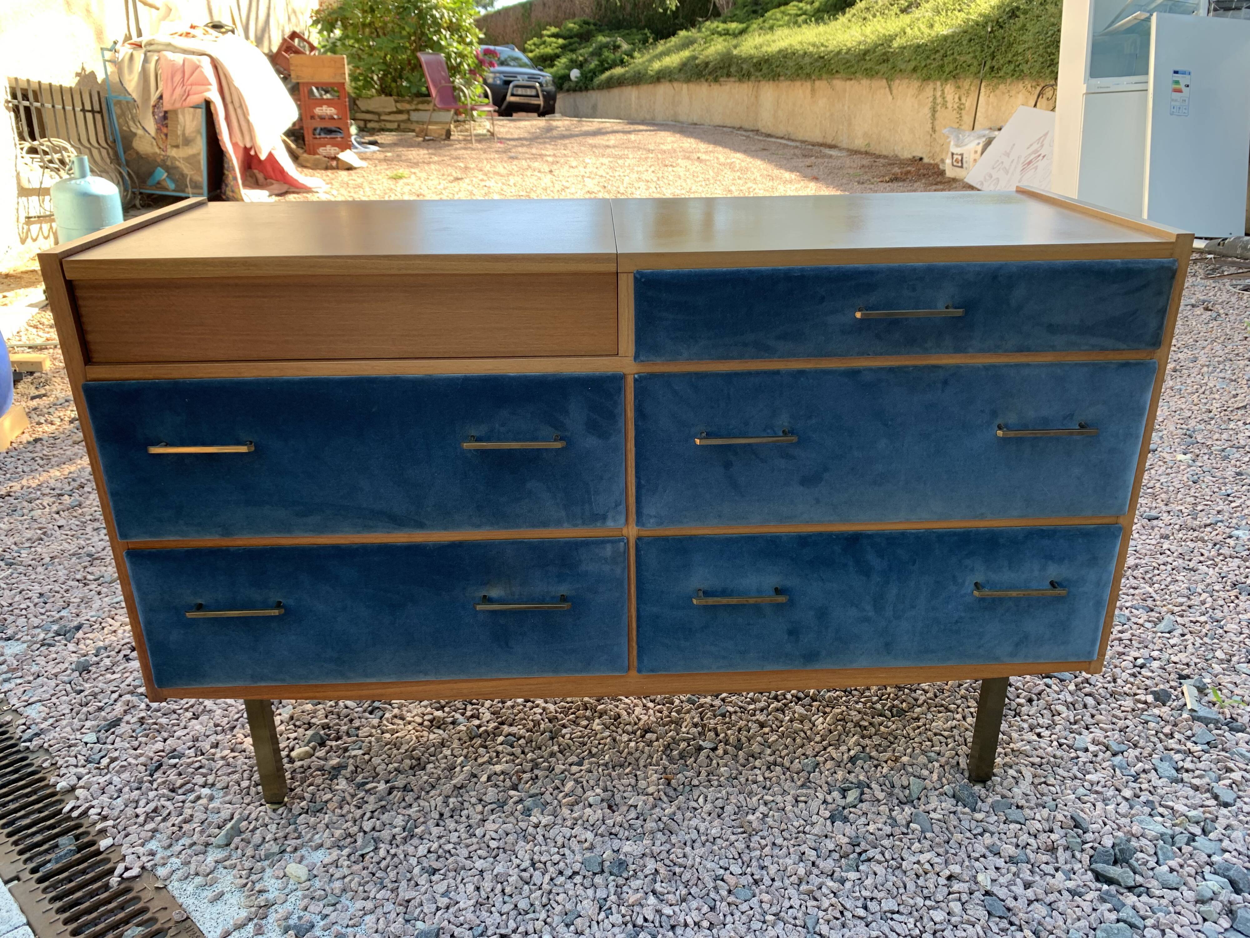 Vintage chest of drawers