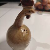 Salière en céramique représentant une petite poule