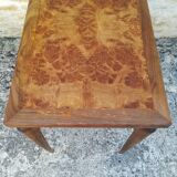 Folding tray table