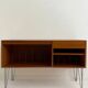 meuble hifi vintage, vinyls ou cahiers A4