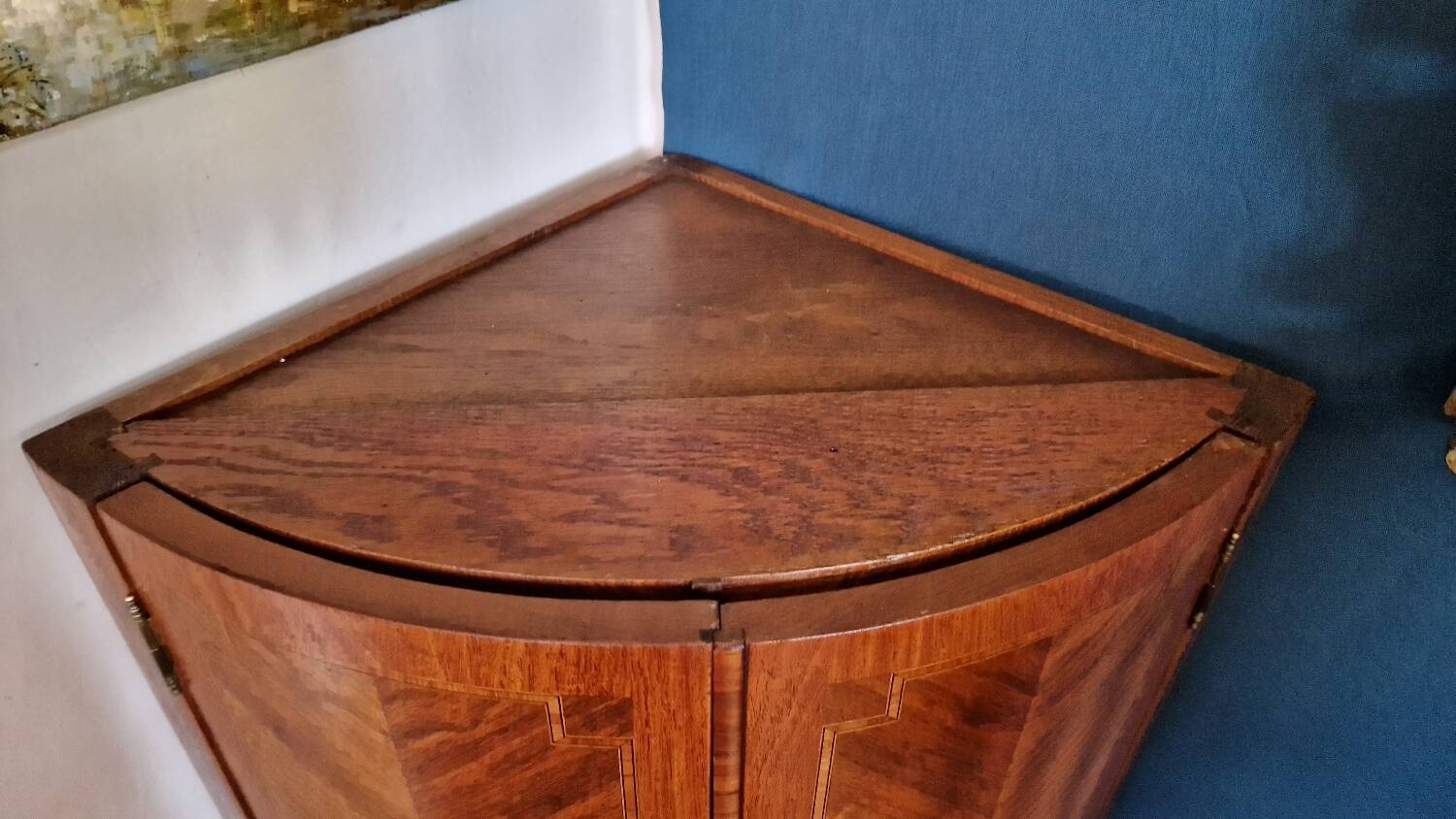 Corner marquetry cabinet