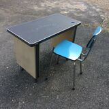 Strafor metal desk