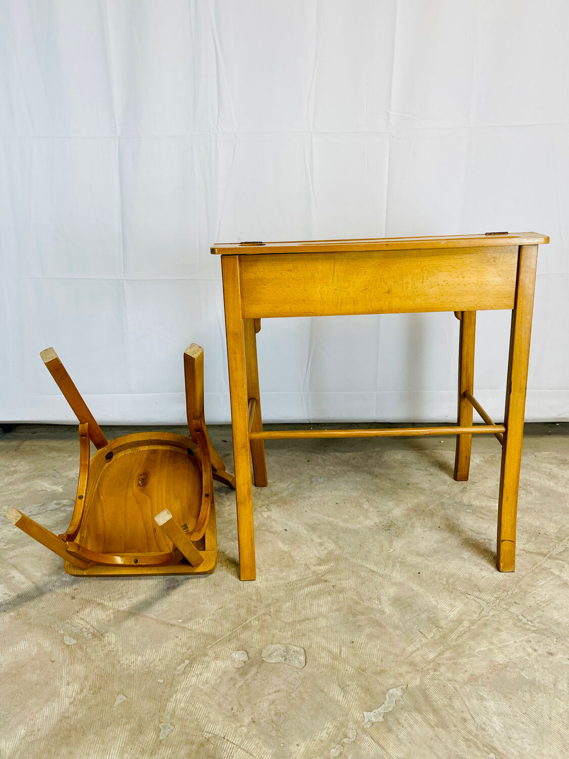 BAUMANN children's desk and chair