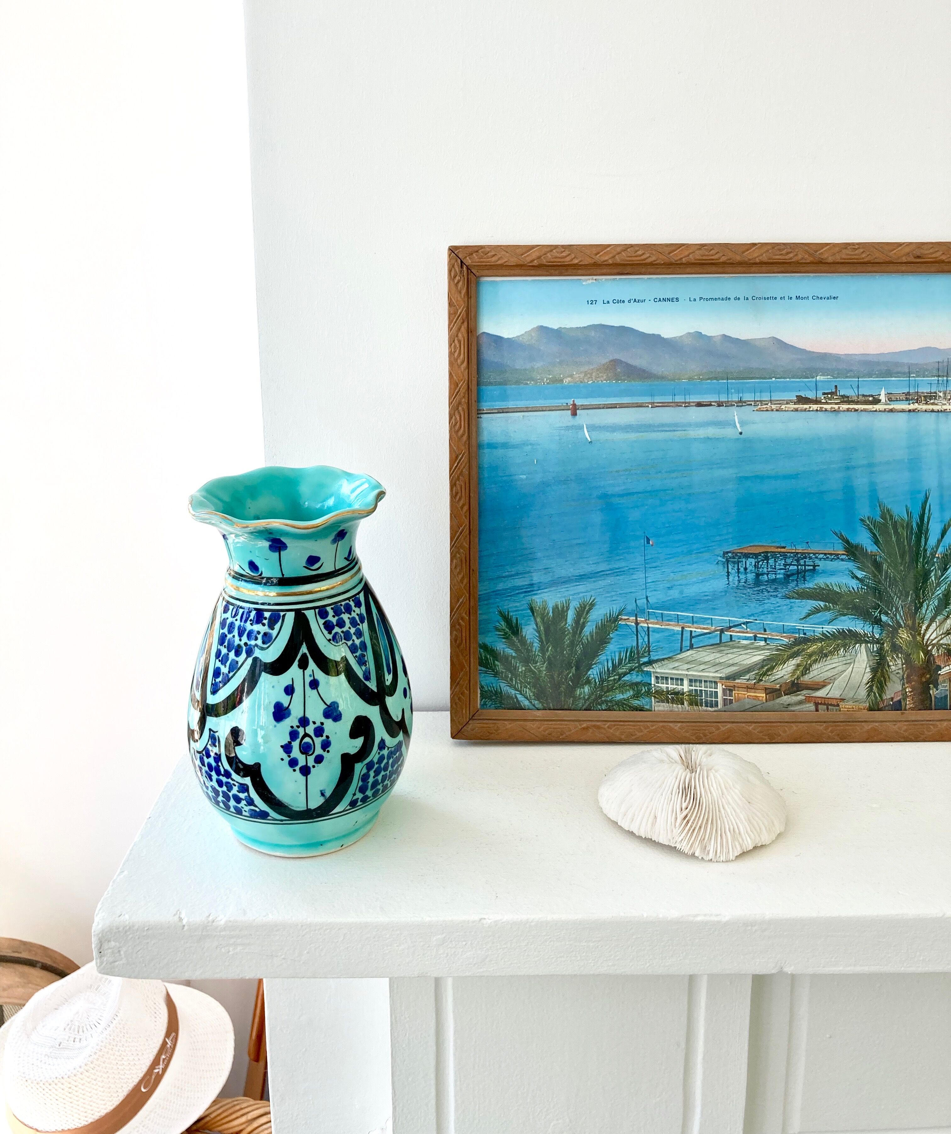 Corolla ceramic vase