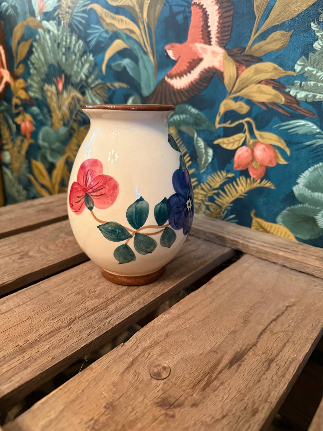 Small ceramic vase with flowers Saint Clement