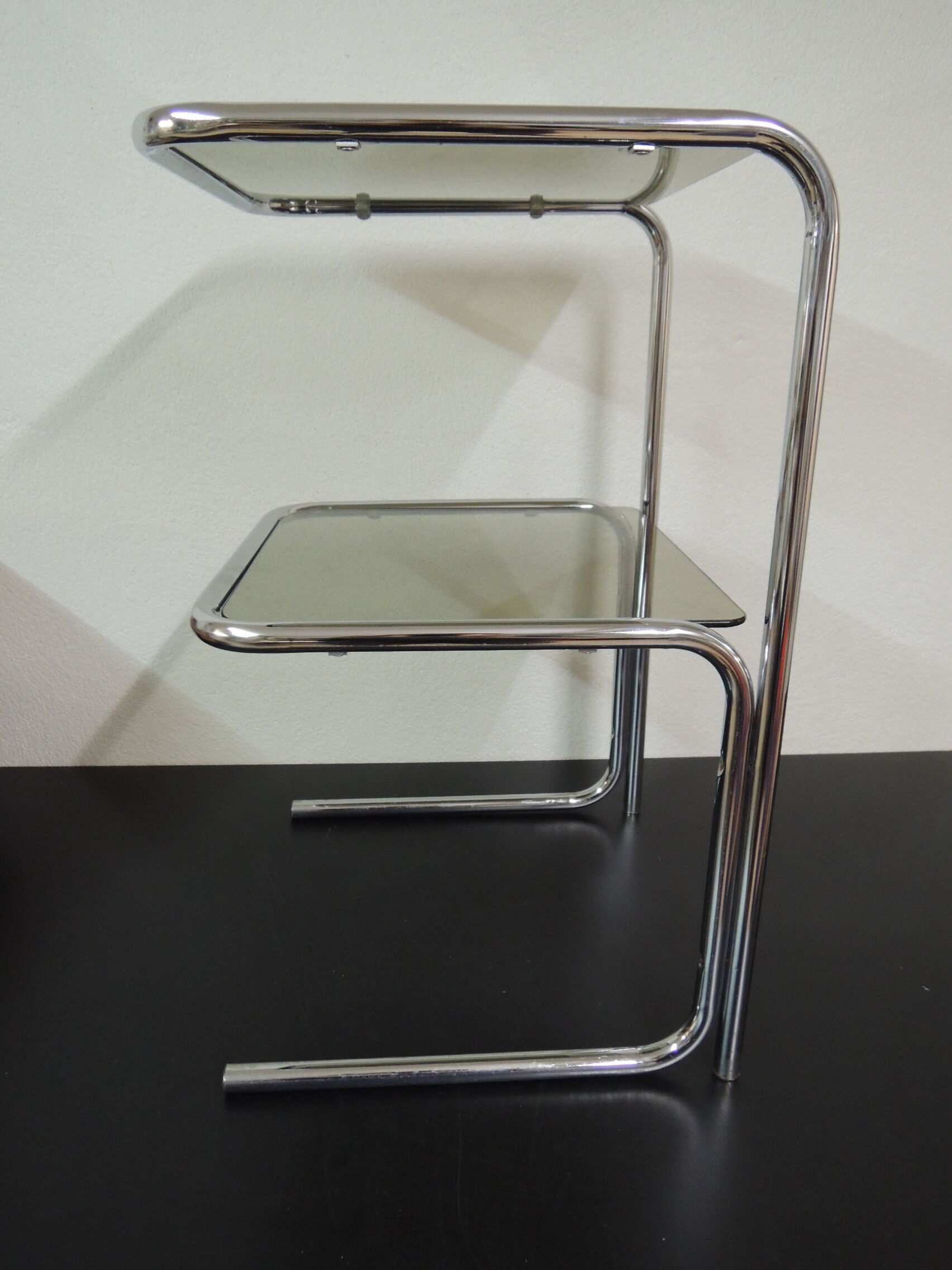 Side table in chrome and glass