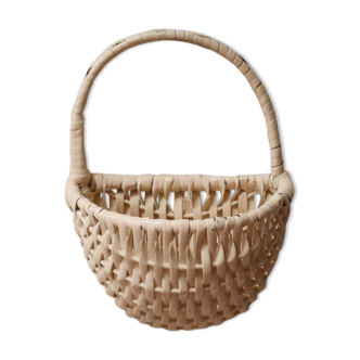 White wall basket