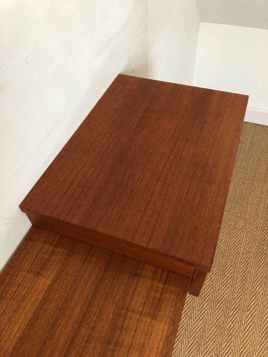 Wall console