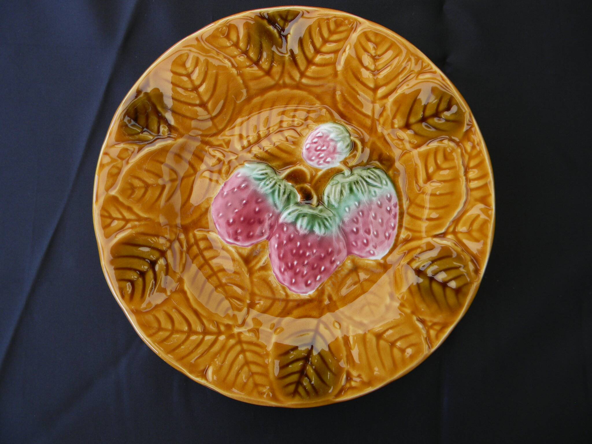 6 earthenware plates and 1 dish from salins les bains.