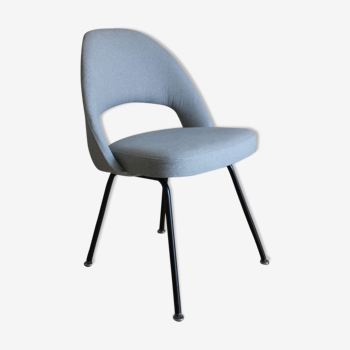 Chaises "Conférence" par Eero Saarinen
