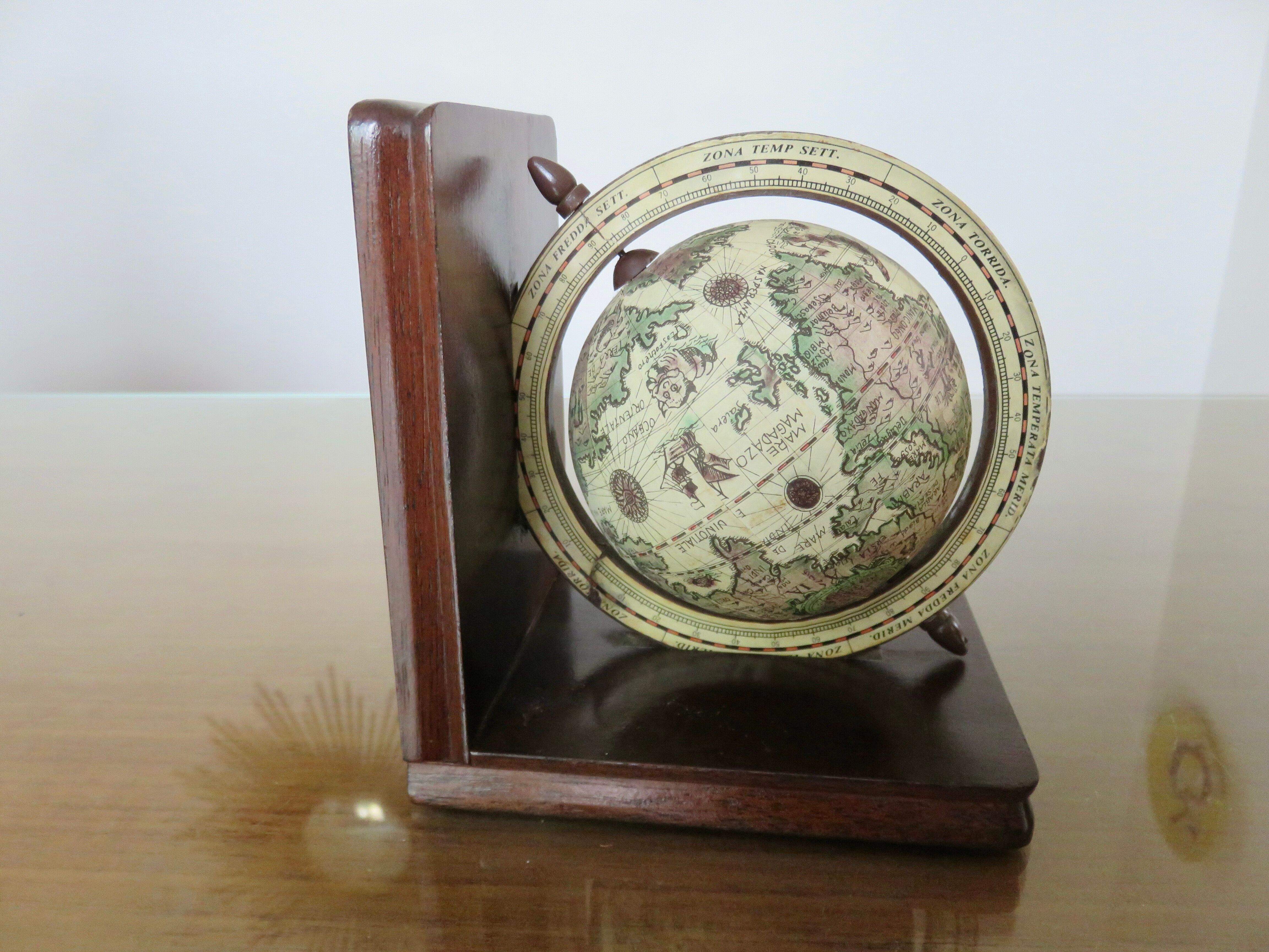 Pair of wooden bookends "globe" from the 1970s.